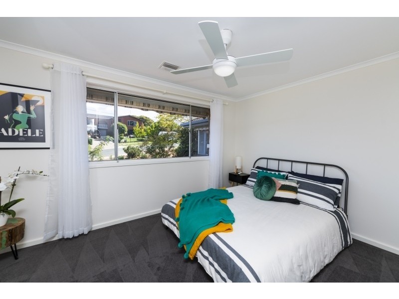 6 Crinoline Street, Queanbeyan NSW 2620