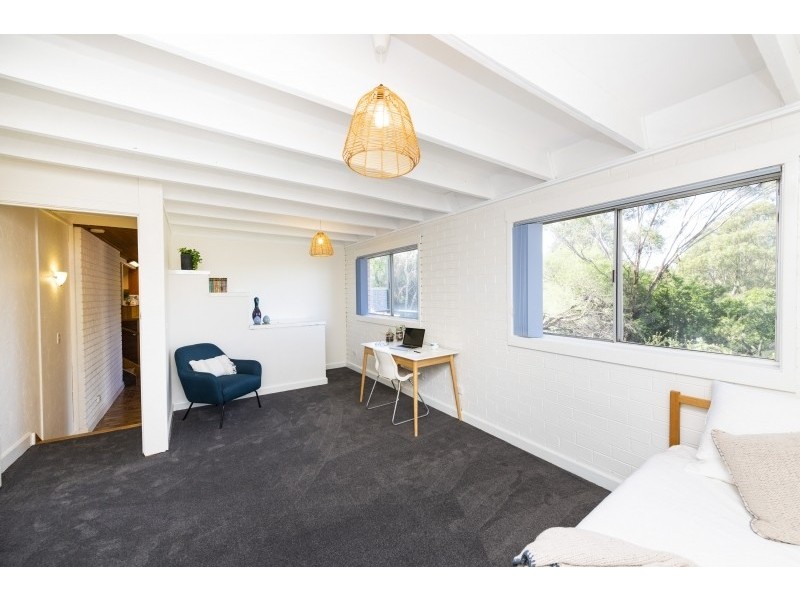 6 Crinoline Street, Queanbeyan NSW 2620