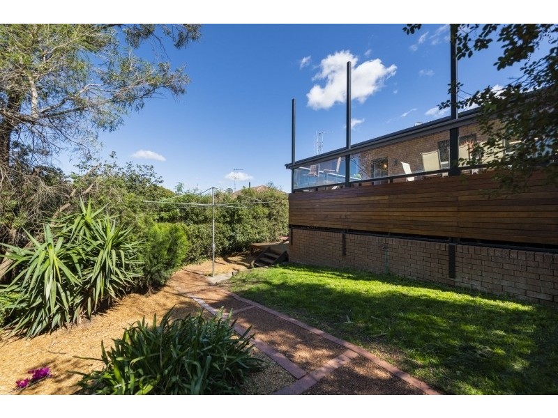 6 Crinoline Street, Queanbeyan NSW 2620