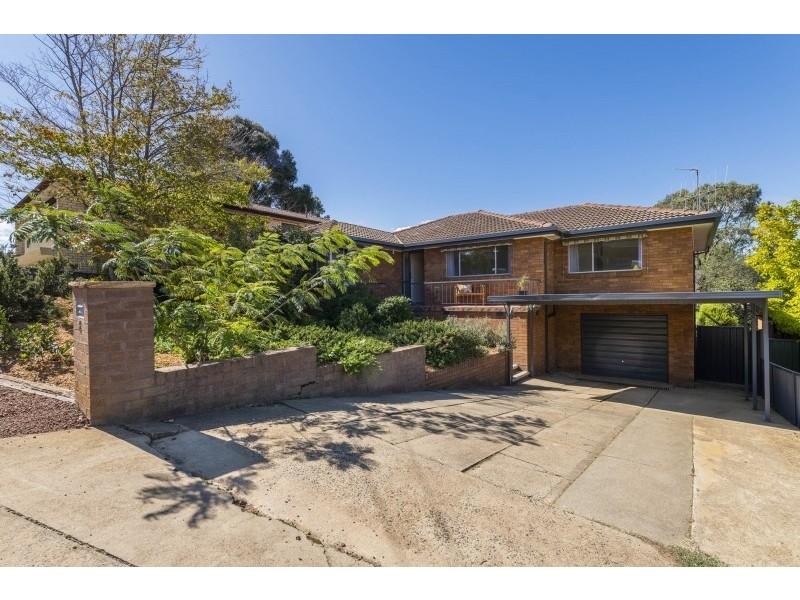 6 Crinoline Street, Queanbeyan NSW 2620