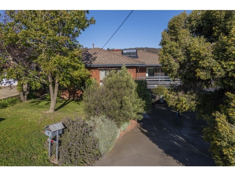 18 Carwoola Place, Queanbeyan East NSW 2620