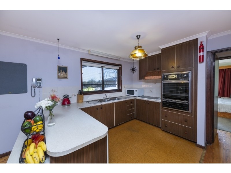 18 Carwoola Place, Queanbeyan East NSW 2620