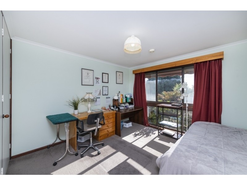 18 Carwoola Place, Queanbeyan East NSW 2620