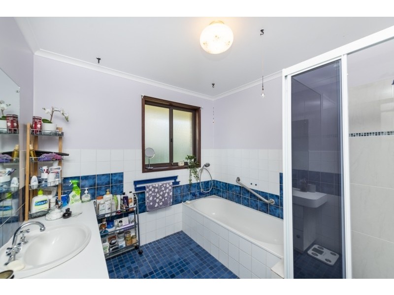 18 Carwoola Place, Queanbeyan East NSW 2620