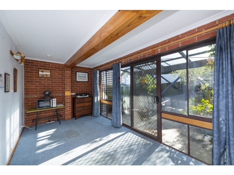 18 Carwoola Place, Queanbeyan East NSW 2620