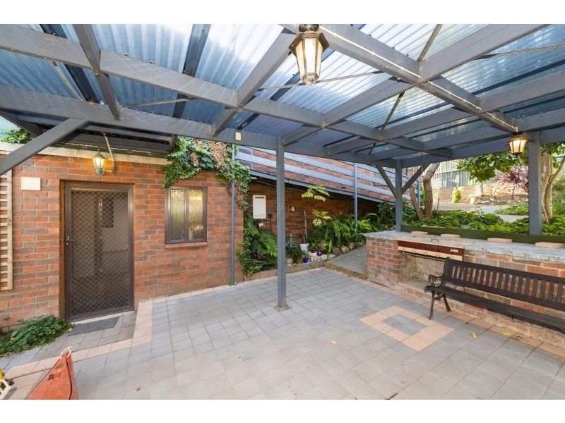 18 Carwoola Place, Queanbeyan East NSW 2620