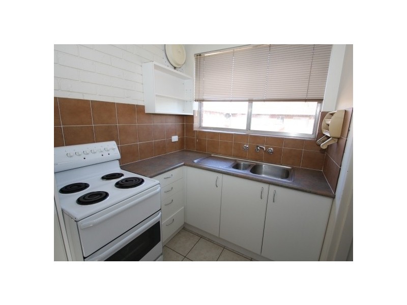 8/4 Mowatt Street, Queanbeyan NSW 2620