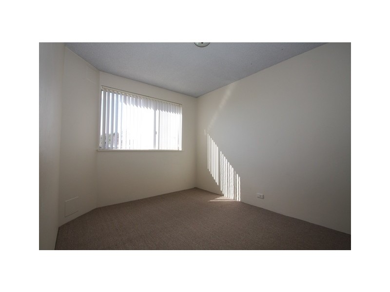 8/4 Mowatt Street, Queanbeyan NSW 2620