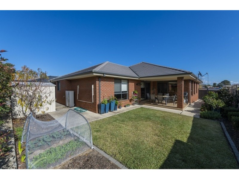 14 Tennyson Drive, Queanbeyan East NSW 2620