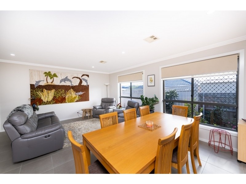 14 Tennyson Drive, Queanbeyan East NSW 2620