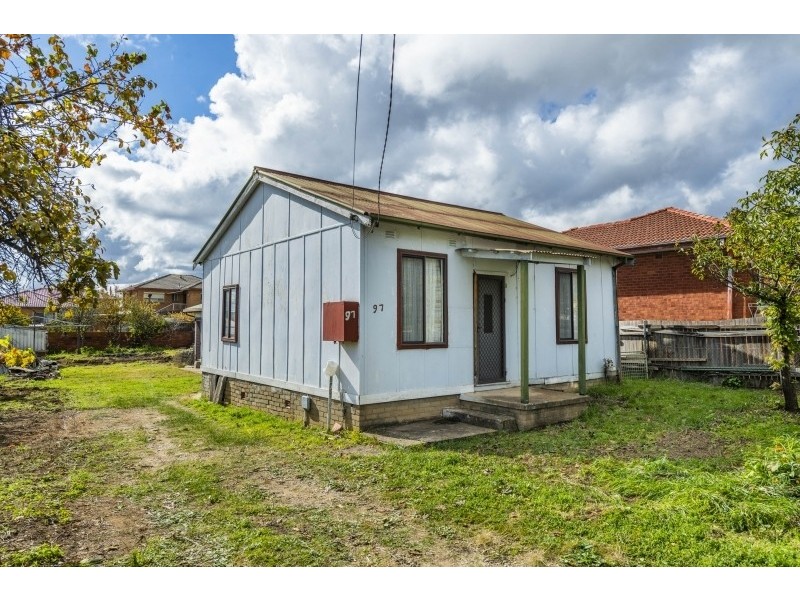 97 Morton Street, Queanbeyan West NSW 2620