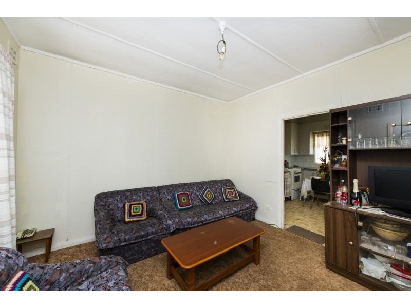 97 Morton Street, Queanbeyan West NSW 2620