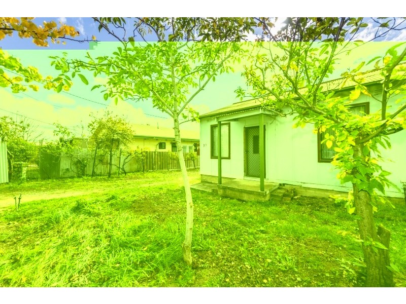 97 Morton Street, Queanbeyan West NSW 2620