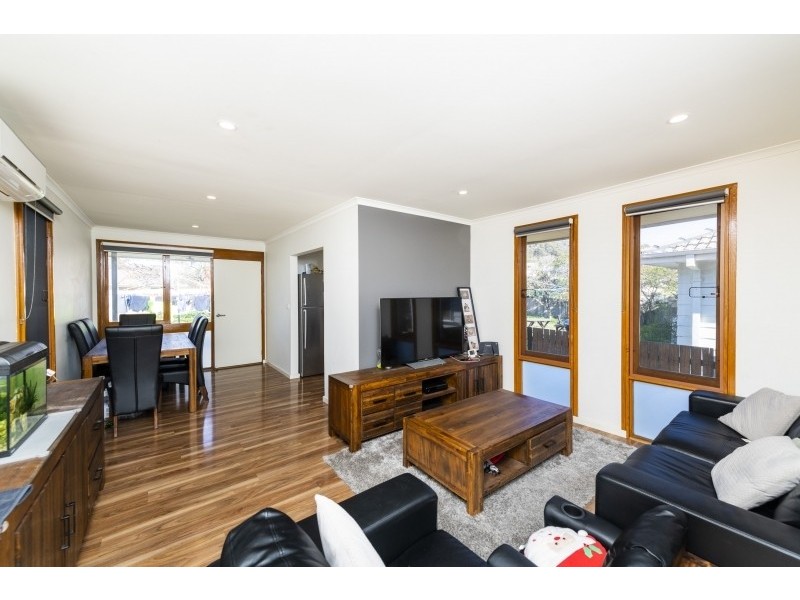 40 Boronia Crescent, Karabar NSW 2620