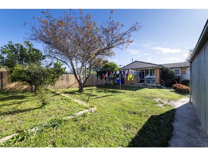 40 Boronia Crescent, Karabar NSW 2620