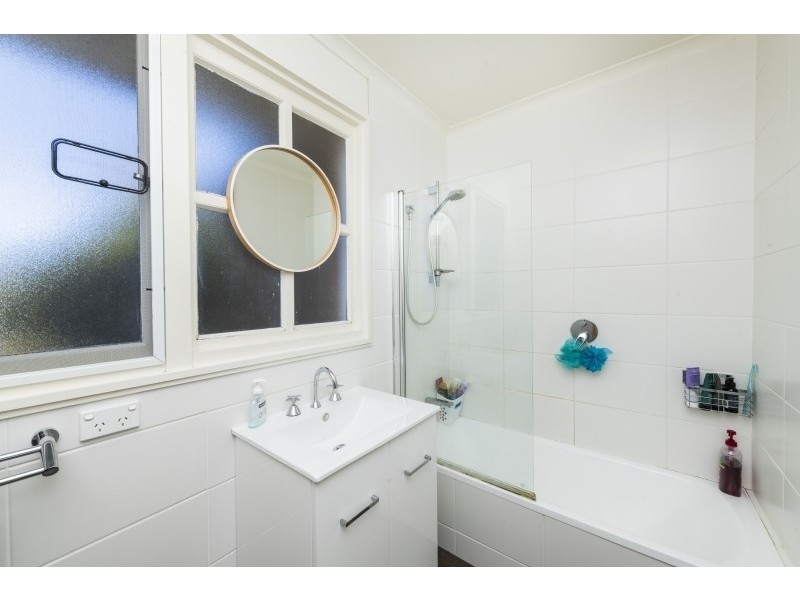 40 Boronia Crescent, Karabar NSW 2620