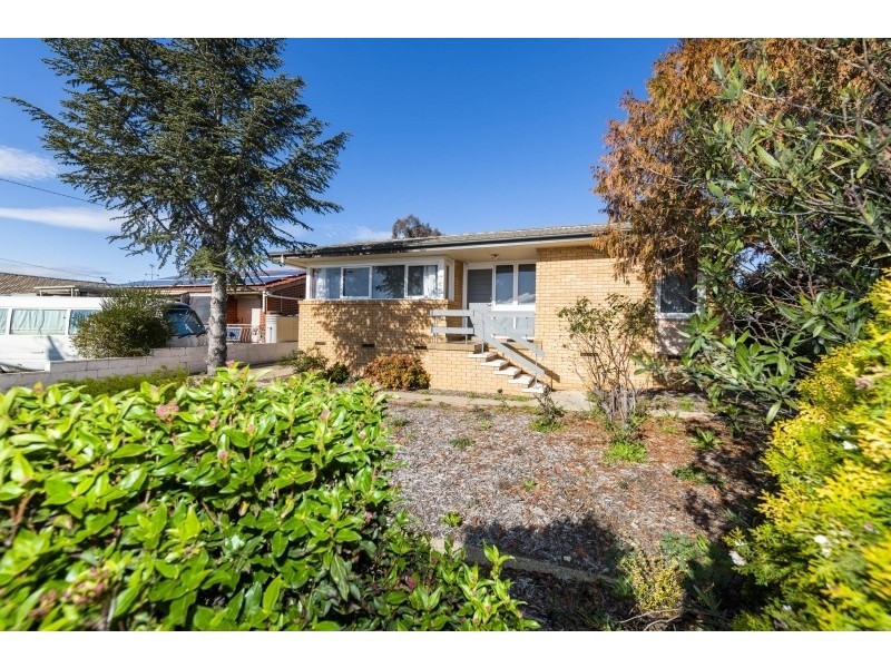 40 Boronia Crescent, Karabar NSW 2620