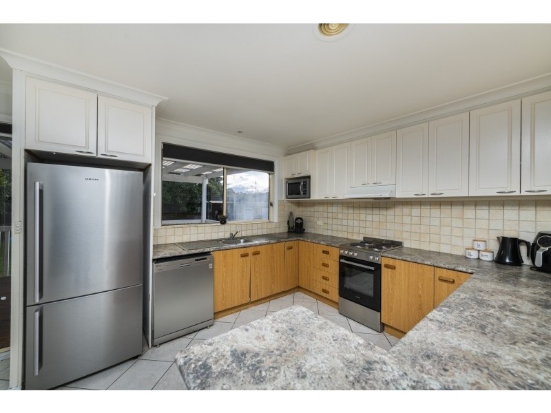 22 Christopher Crescent, Queanbeyan NSW 2620