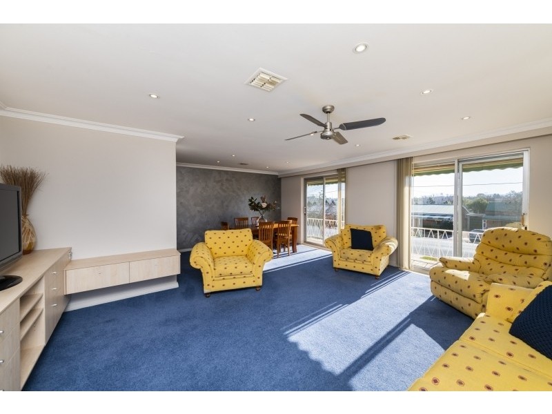 69A Macquoid Street, Queanbeyan NSW 2620