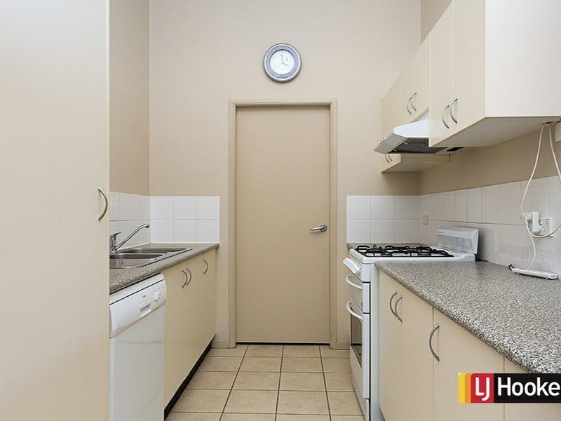 8/6 Doeberl Place, Queanbeyan NSW 2620