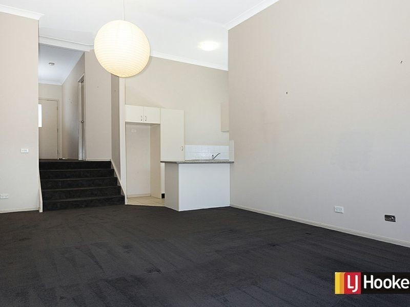 8/6 Doeberl Place, Queanbeyan NSW 2620