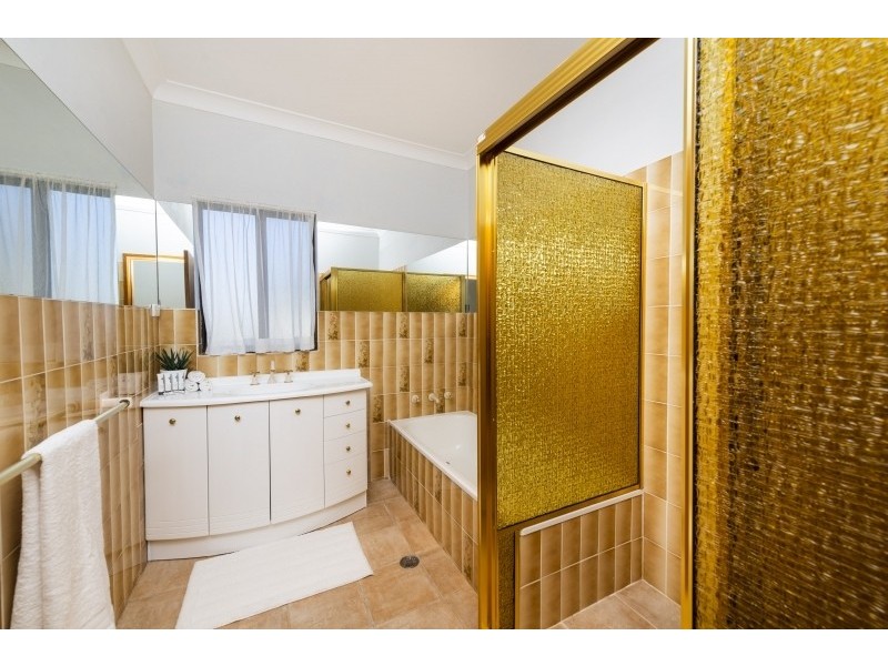 28 Christopher Crescent, Queanbeyan NSW 2620