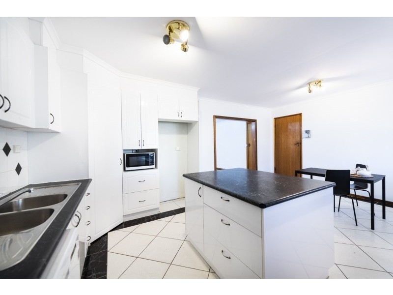 28 Christopher Crescent, Queanbeyan NSW 2620