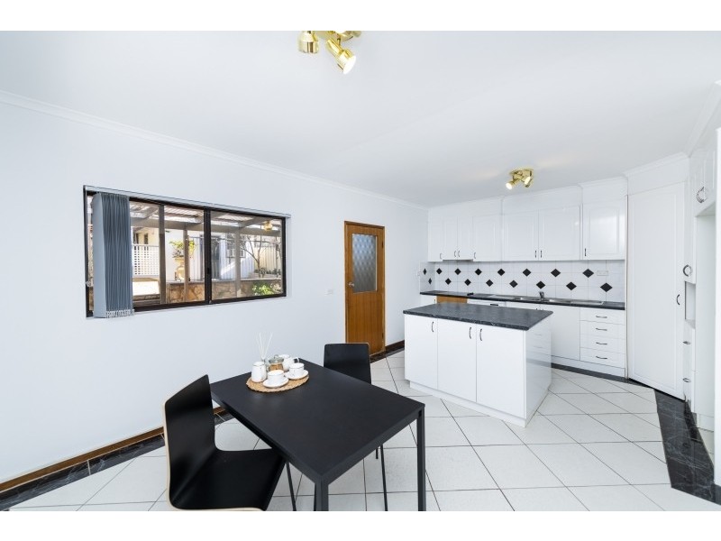 28 Christopher Crescent, Queanbeyan NSW 2620