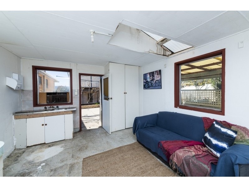 28 Christopher Crescent, Queanbeyan NSW 2620