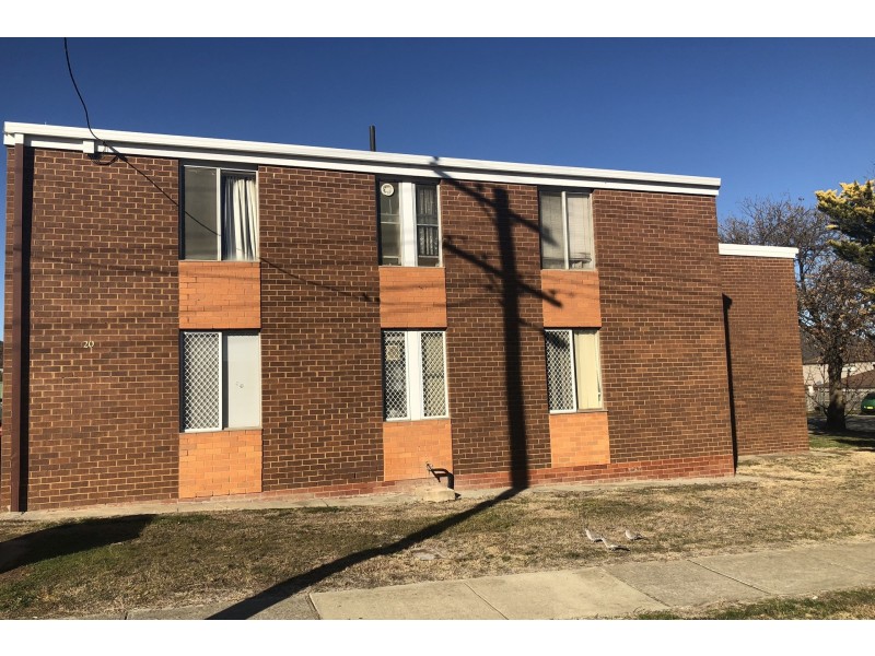 1/20 Carrington Street, Queanbeyan East NSW 2620