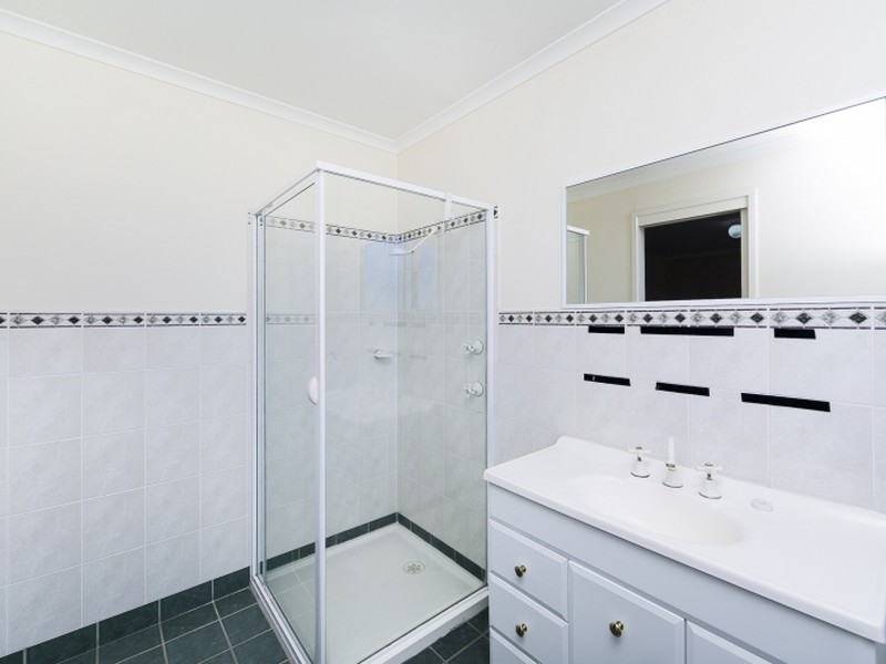 2/1A Mckeahnie Street, Queanbeyan NSW 2620