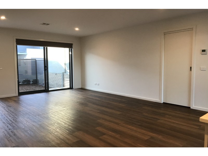 9/12 Uriarra Road, Queanbeyan NSW 2620