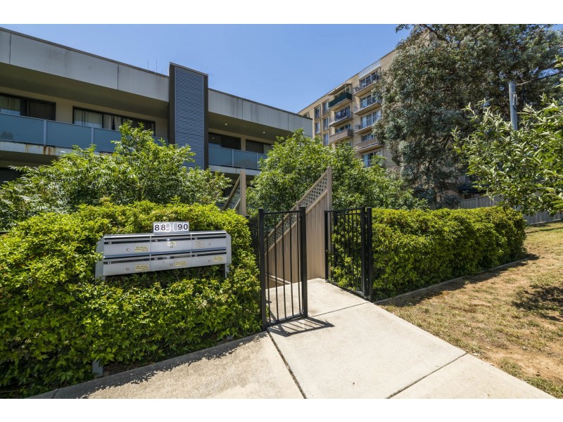 16/90 Derrima Road, Queanbeyan NSW 2620