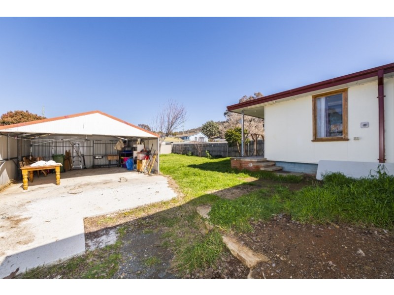 32 Boronia Crescent, Karabar NSW 2620