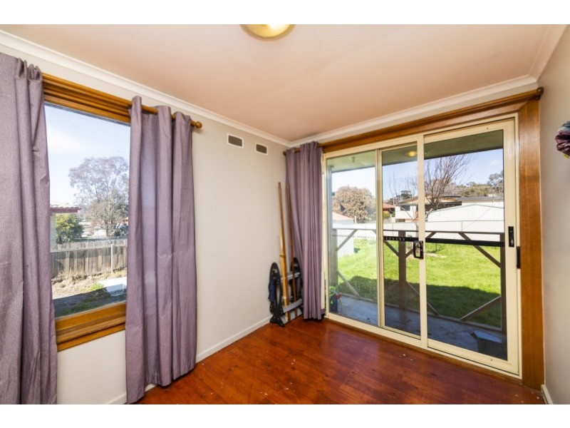 32 Boronia Crescent, Karabar NSW 2620