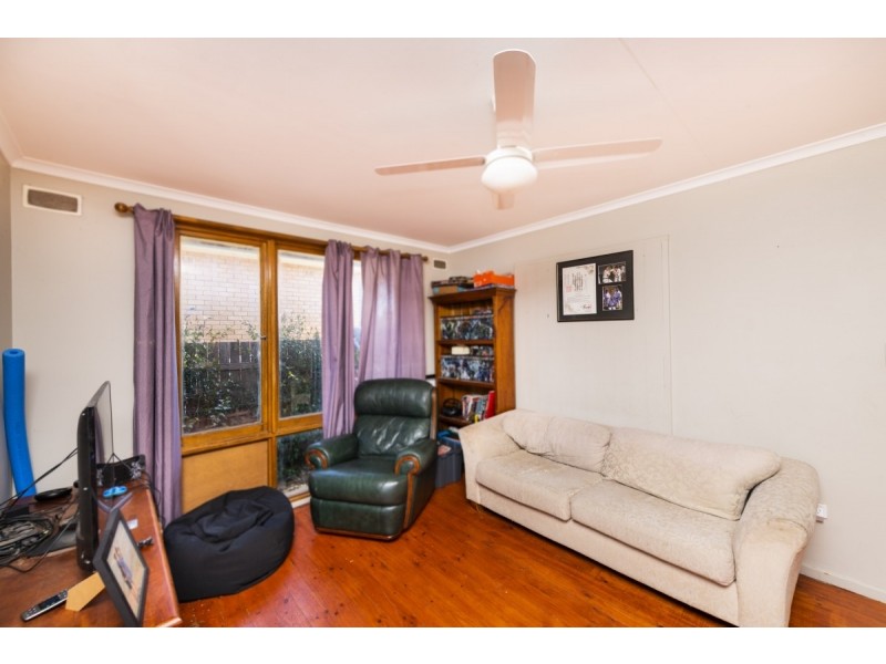 32 Boronia Crescent, Karabar NSW 2620