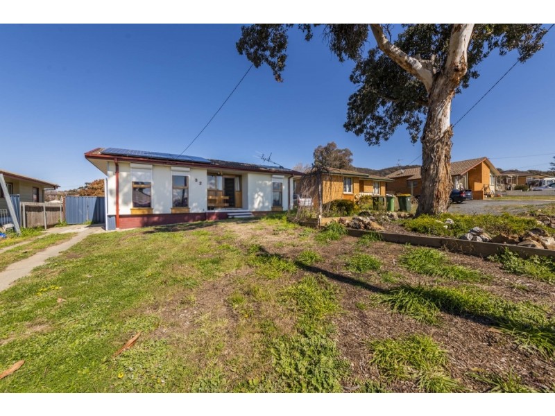 32 Boronia Crescent, Karabar NSW 2620