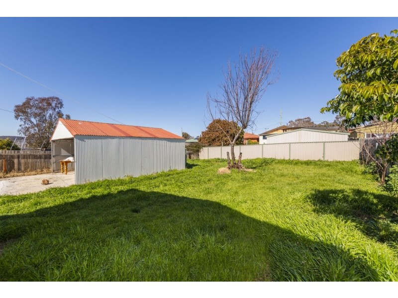 32 Boronia Crescent, Karabar NSW 2620