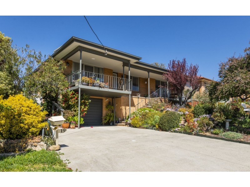 19 Bendora Avenue, Queanbeyan NSW 2620