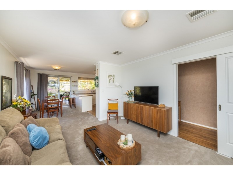 19 Bendora Avenue, Queanbeyan NSW 2620