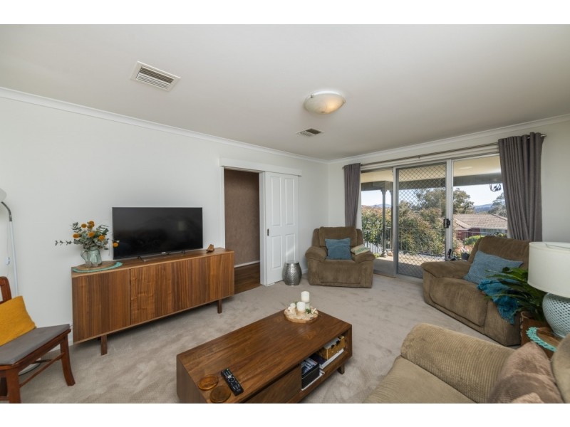 19 Bendora Avenue, Queanbeyan NSW 2620