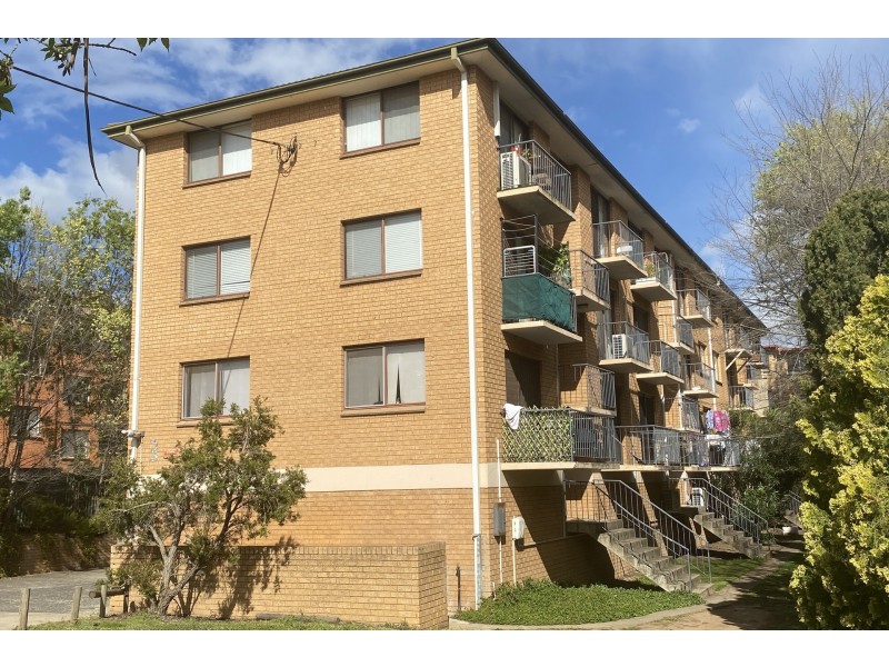 2/3 Mowatt Street, Queanbeyan NSW 2620