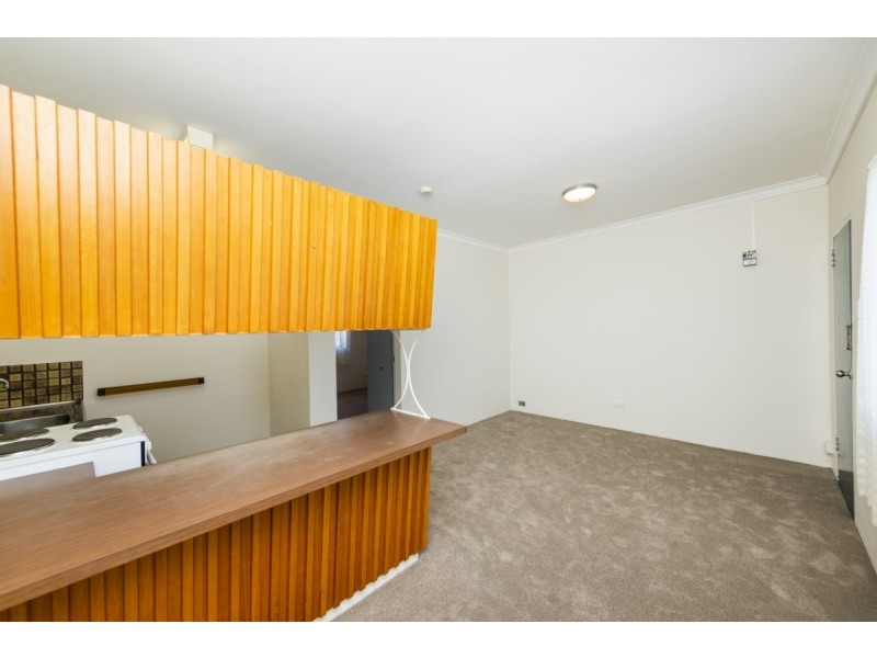 8/20 Charles Street, Queanbeyan NSW 2620