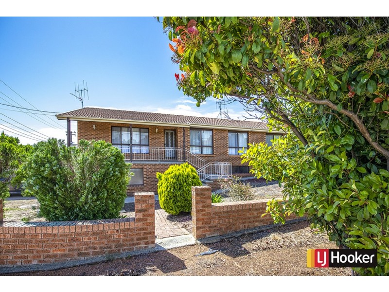18 Hakea Place, Queanbeyan NSW 2620