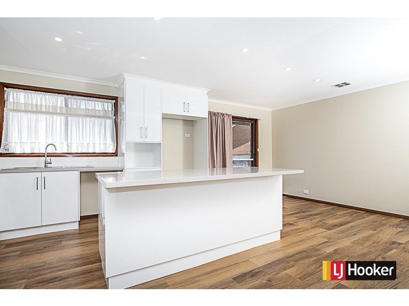 18 Hakea Place, Queanbeyan NSW 2620