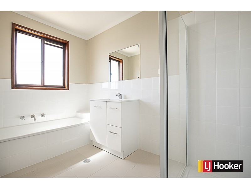 18 Hakea Place, Queanbeyan NSW 2620