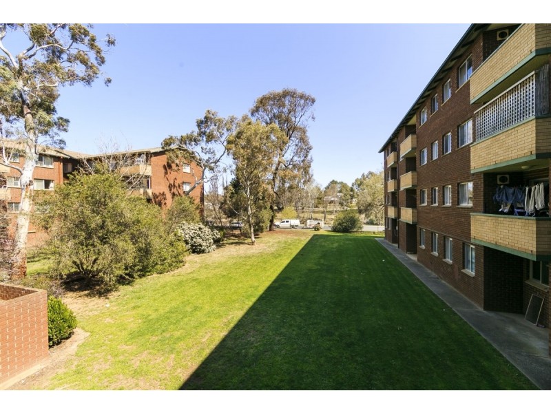 16/30 Trinculo Place, Queanbeyan East NSW 2620