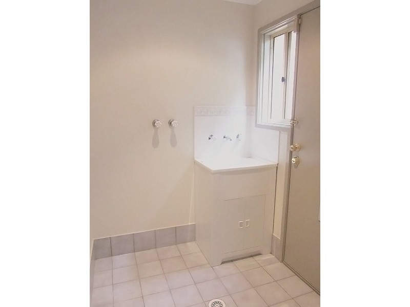 4/8B Booth Street, Queanbeyan East NSW 2620