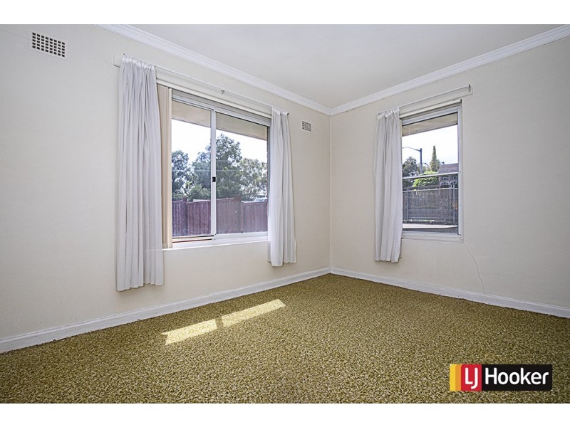 69 Macquoid Street, Queanbeyan NSW 2620