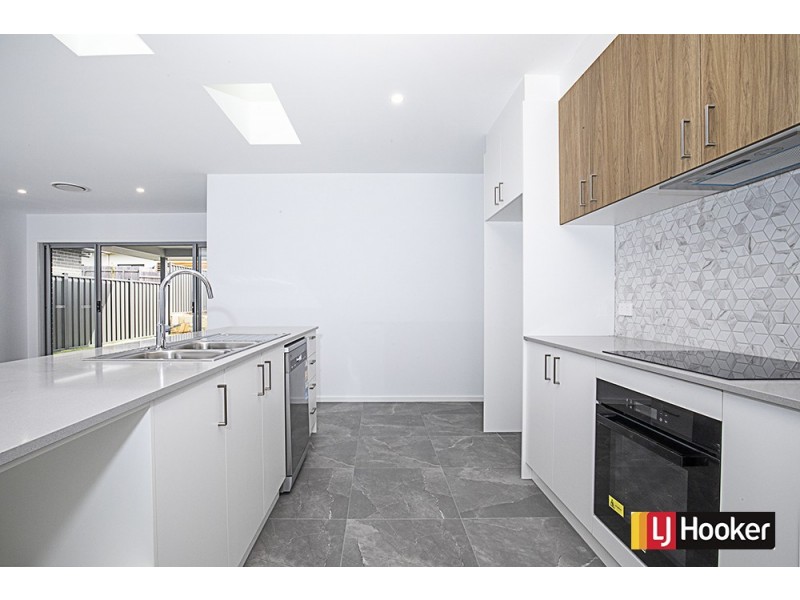 20 Leon Street, Googong NSW 2620